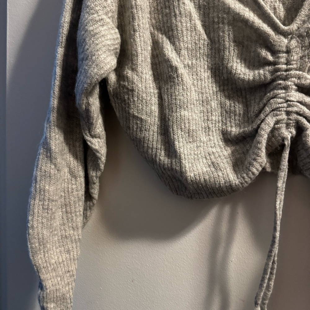 H&M Drawstring Cropped Sweater - Picture 5 of 5